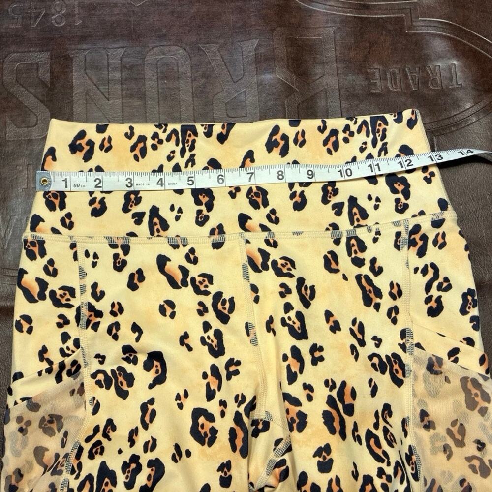 Fabletics Pump Two Piece Set Desert Leopard Womens Small New Active Athleisure - Picture 14 of 16